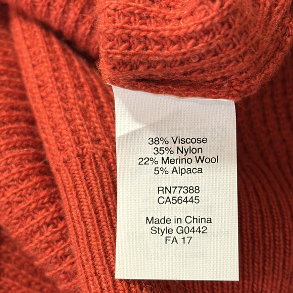 Madewell rust colored sweater.  Sz M. GUC - Picture 4 of 4